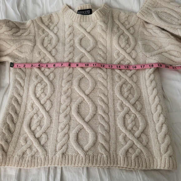 Lands' End 100% Wool Irish Fisherman Sweater - Picture 5 of 10